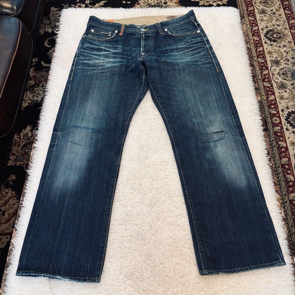 Hugo Boss Handcrafted Buttons Up Semi Distressed Straight Jeans size 34x32